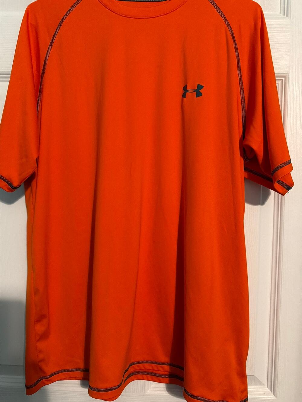 Men’s Large Under Armour T- shirt